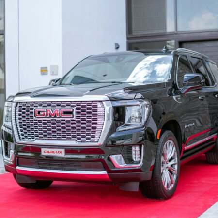2023 GMC Yukon Black Carlux UAE