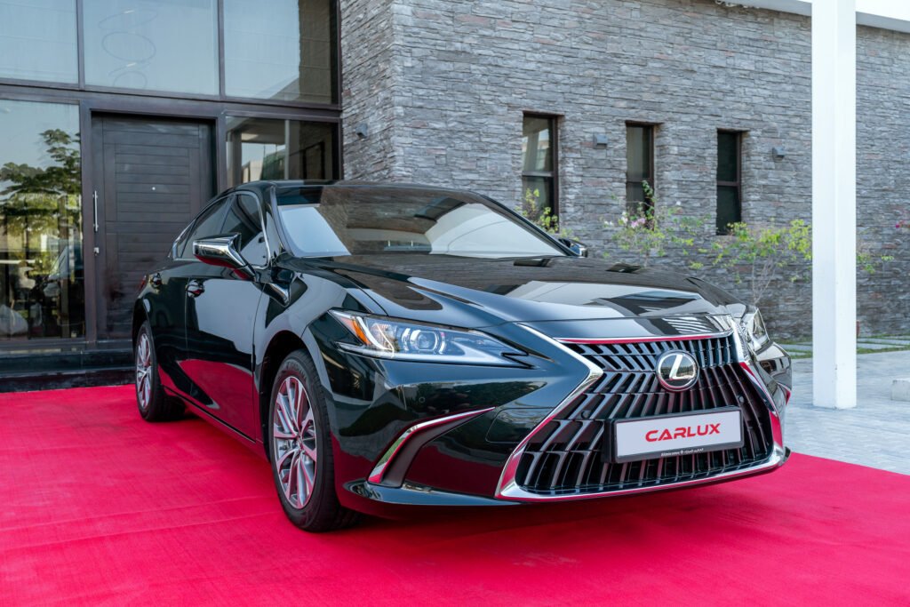 Lexus HS 300 Hybrid Luxury Car Rental Company in Dubai